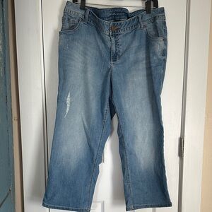 Lane Bryant Capri Crop Jeans light blue distressed size 18